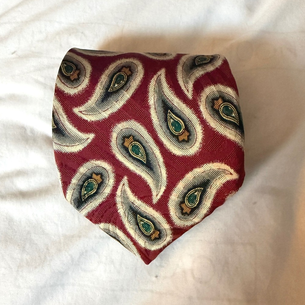 Robert Talbott Studio Tie Mens OS Red Paisley Silk Excellent Hand Sewn USA